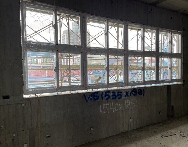 113年11月13日-BC棟鋁窗及內牆裝修粉光施工圖片