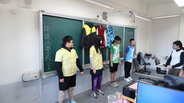 114年1月13-14日新林國小、南勢國小校服票選活動圖片