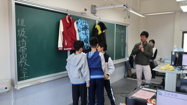 114年1月13-14日新林國小、南勢國小校服票選活動圖片