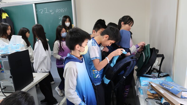 114年1月13-14日新林國小、南勢國小校服票選活動圖片