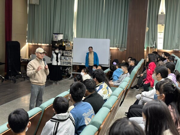 114年1月13-14日新林國小、南勢國小校服票選活動圖片